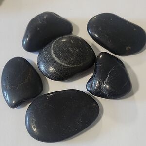 Smooth Black Palm Stones